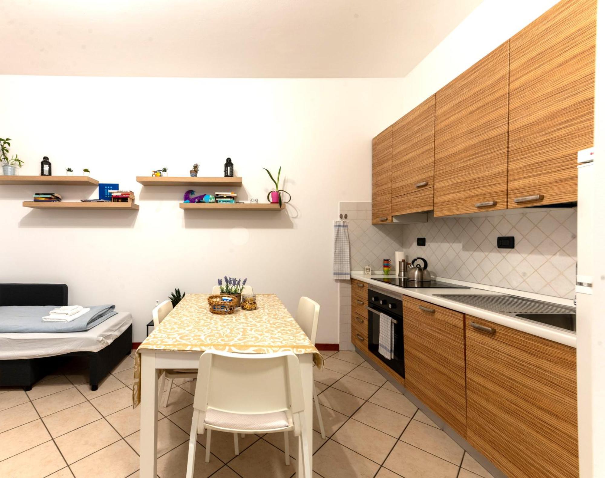 Holiday Apartment - Brescia Centro - Parcheggio Privato Екстер'єр фото