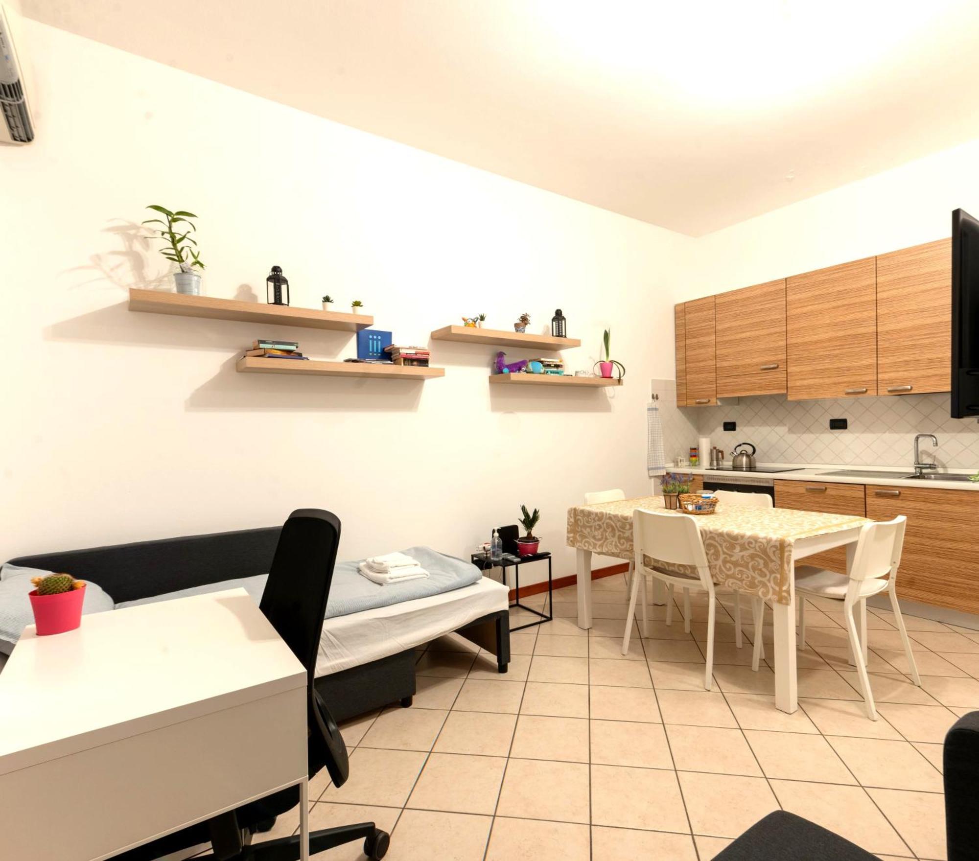 Holiday Apartment - Brescia Centro - Parcheggio Privato Екстер'єр фото
